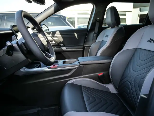 Jeep Compass view 6