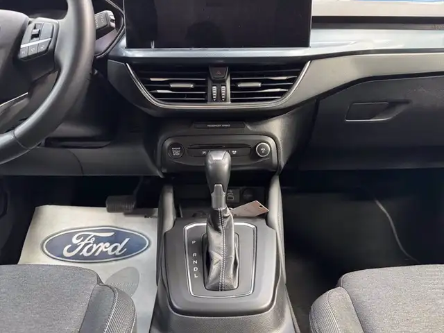 Ford Focus view 11