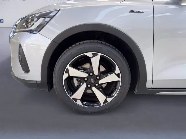 Ford Focus view 14