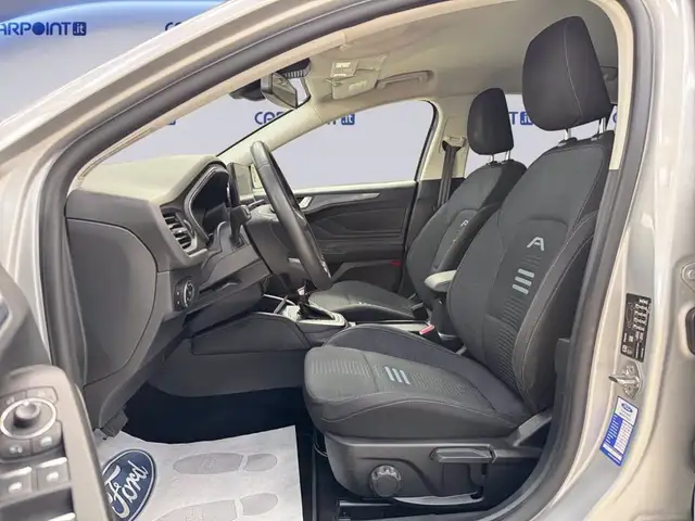 Ford Focus view 9