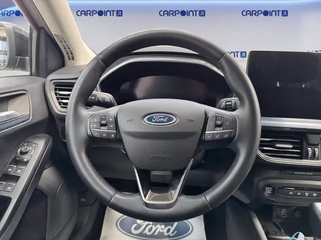 Ford Focus view 12