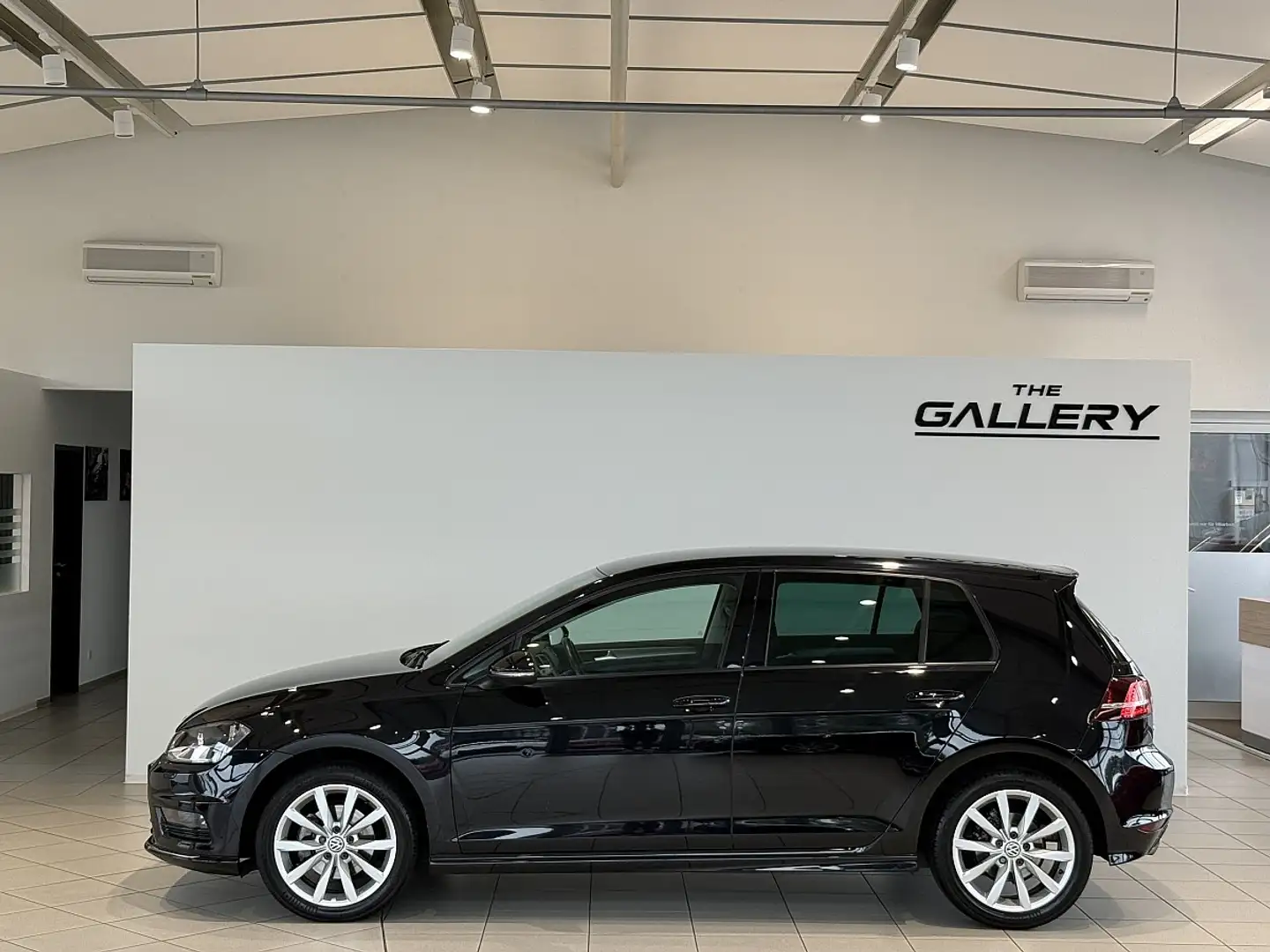 Volkswagen Golf Sport Austria 1,6 TDI DSG*R-line*PDC* Schwarz - 1