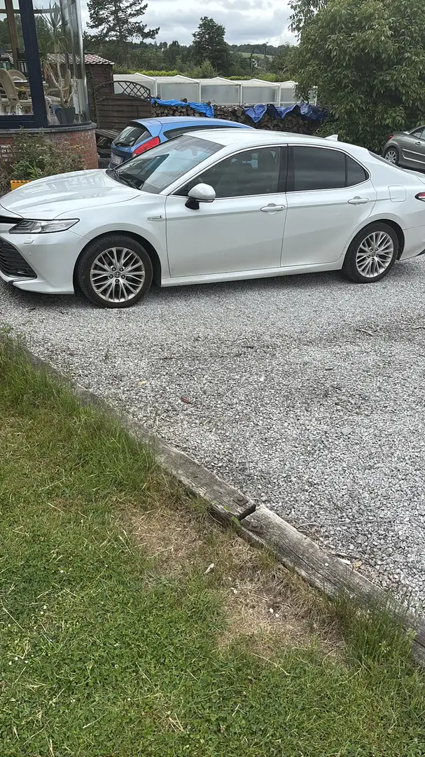 Toyota Camry Hybrid 2.5 Premium e-CVT - 1