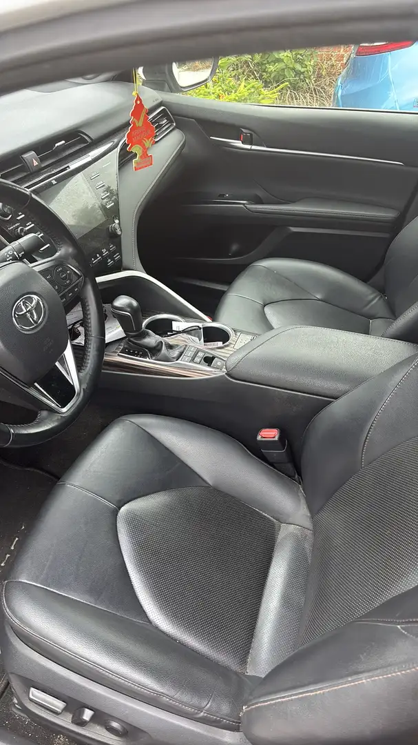 Toyota Camry Hybrid 2.5 Premium e-CVT - 2