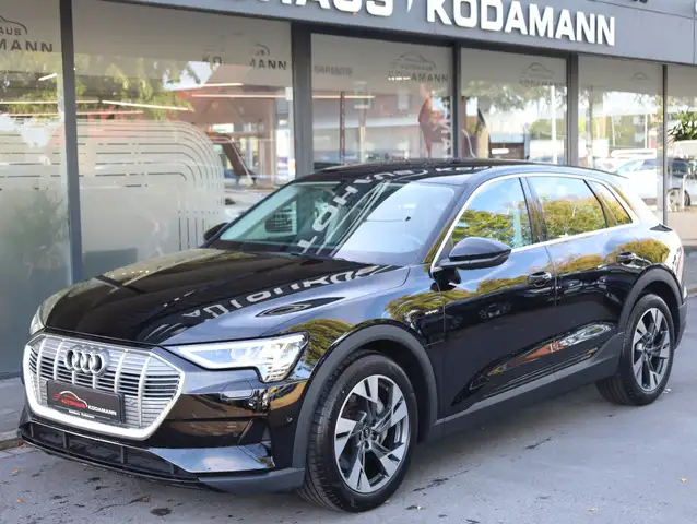 Audi E-Tron view 5
