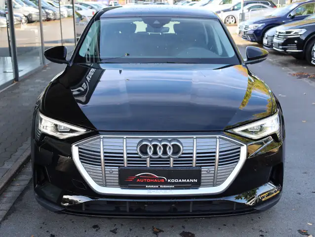 Audi E-Tron view 3