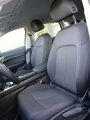Audi E-Tron view 14