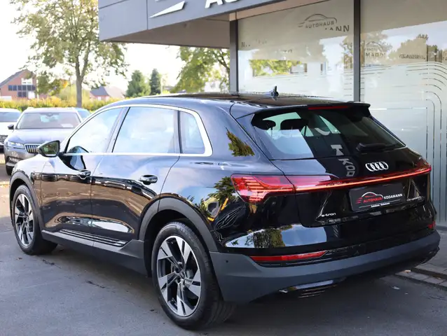 Audi E-Tron view 7
