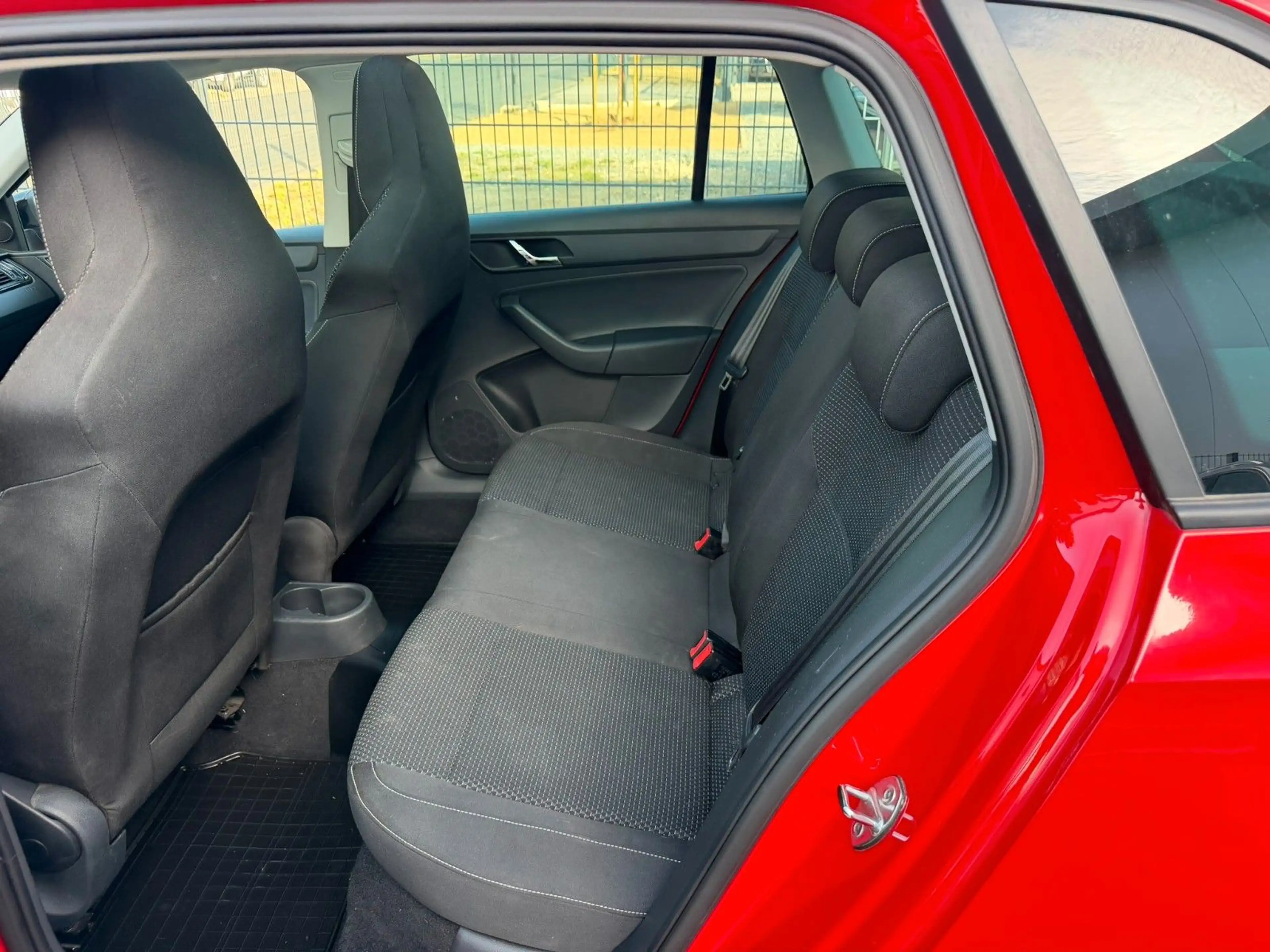 Skoda Rapid/Spaceback Spaceback Style Plus Panoramadach — photo 21