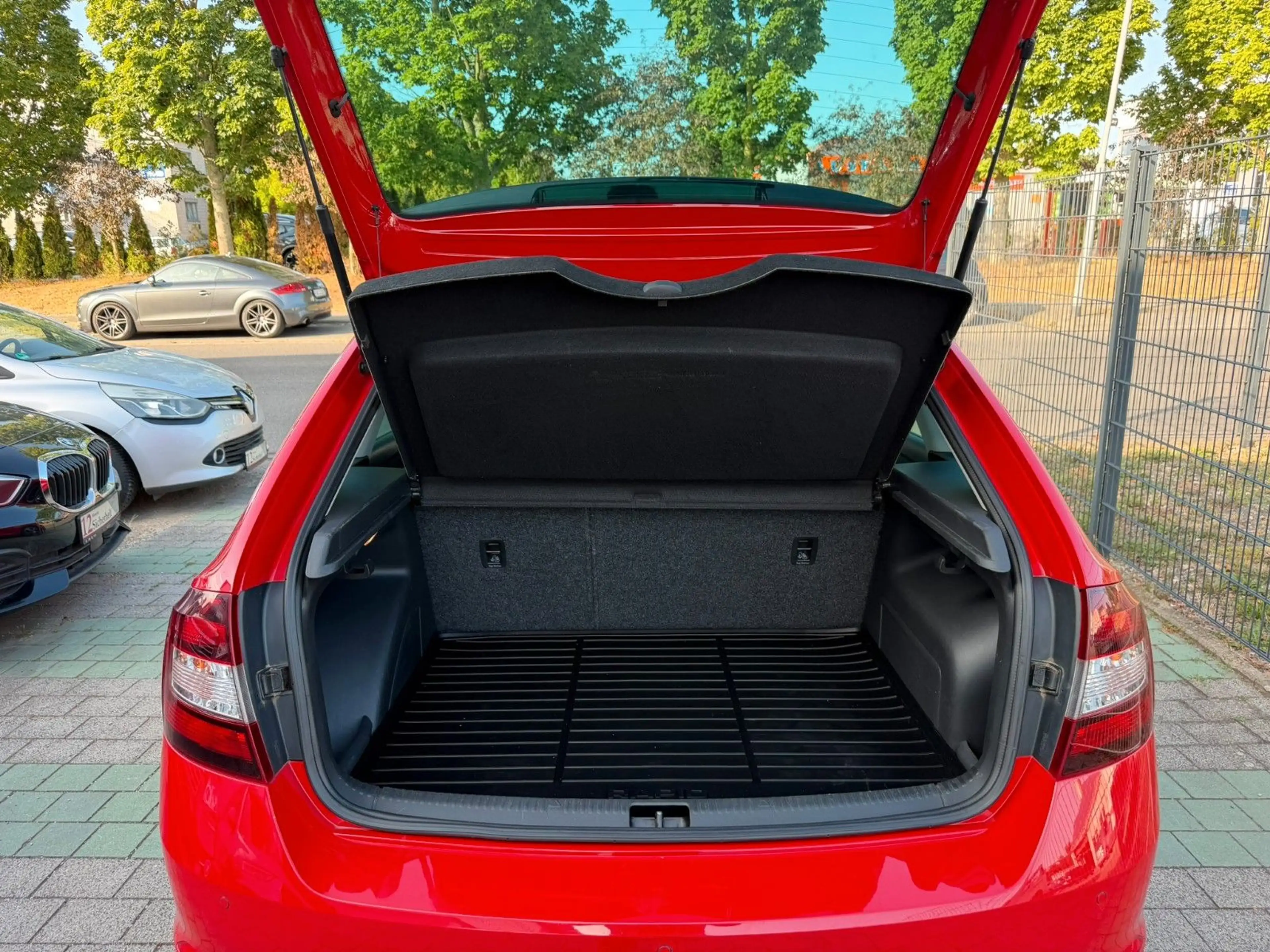 Skoda Rapid/Spaceback Spaceback Style Plus Panoramadach — photo 11