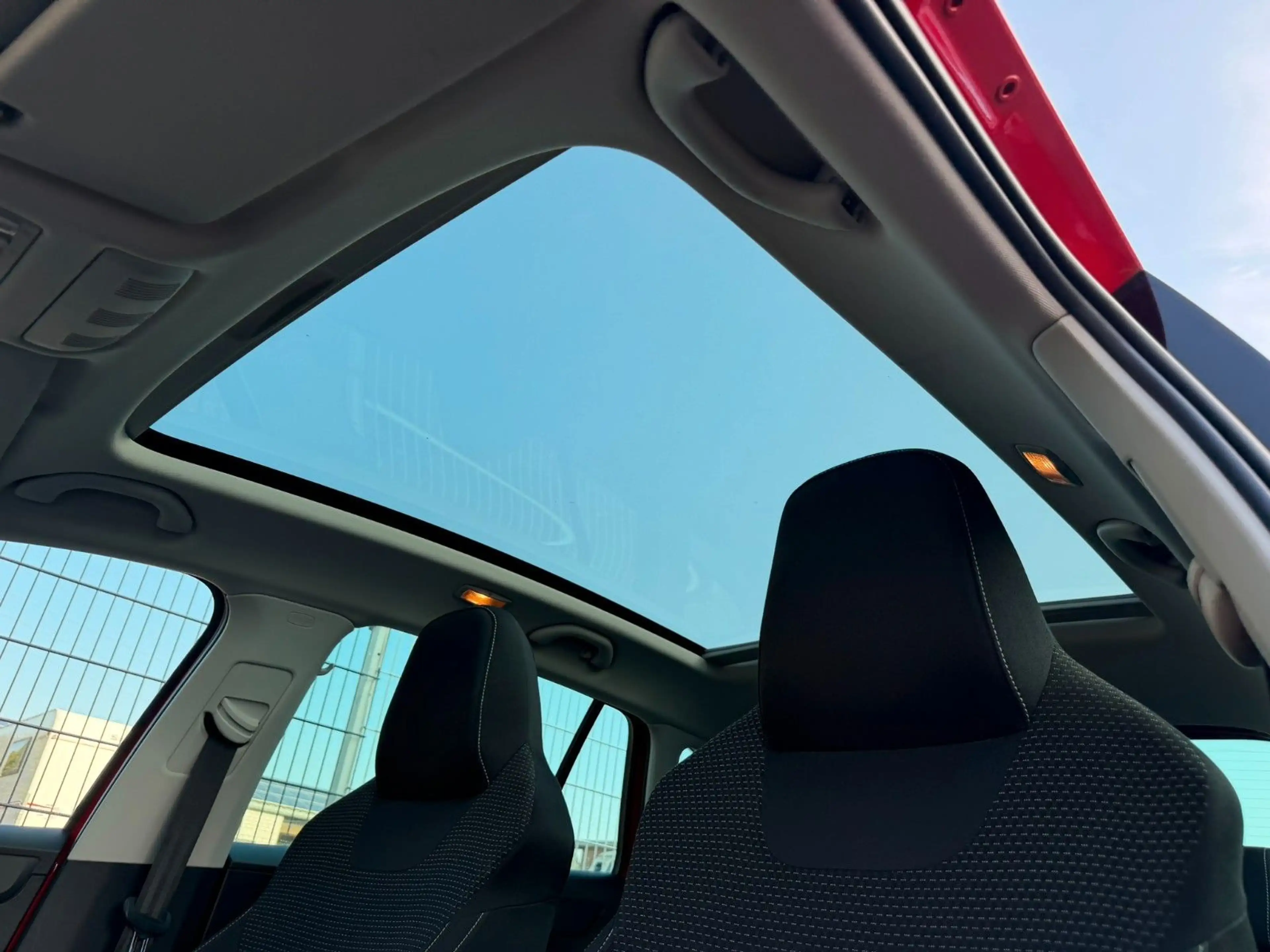 Skoda Rapid/Spaceback Spaceback Style Plus Panoramadach — photo 18