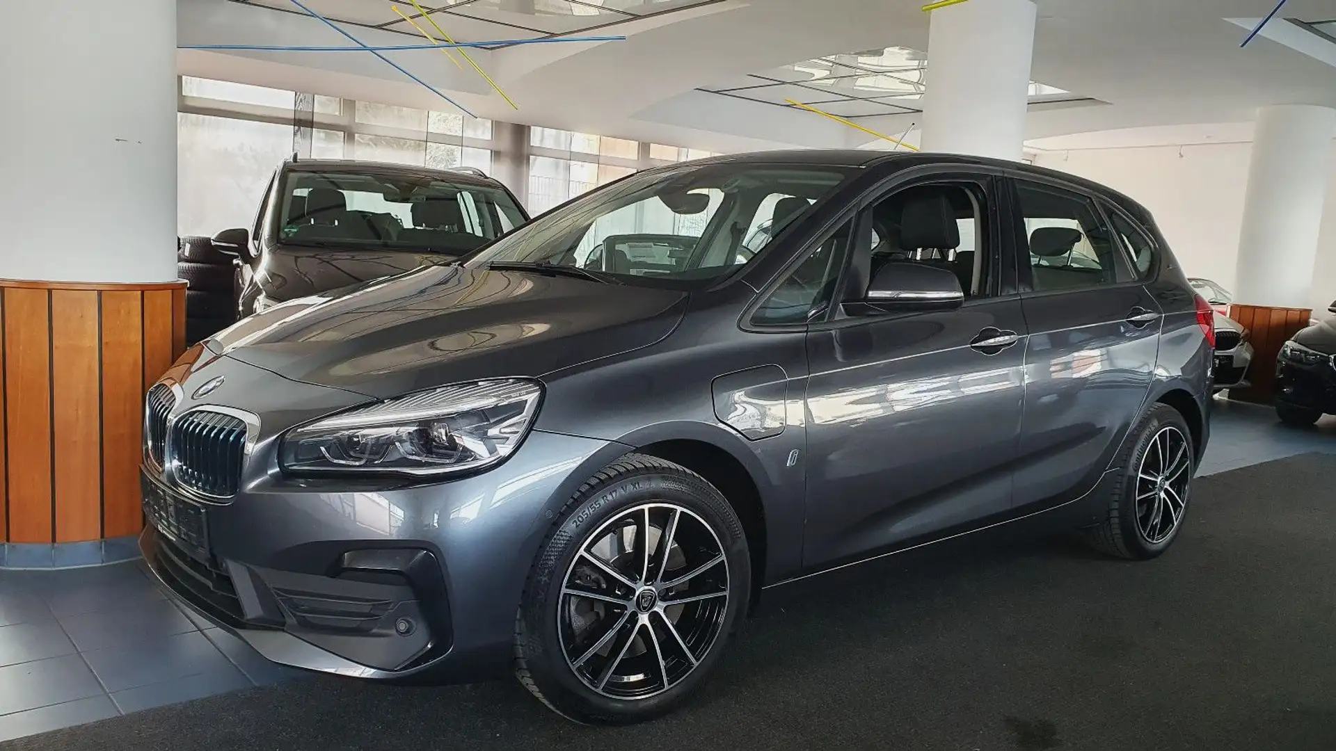 BMW 225 225xeActiveTourer/8xAlu/HiFi/Navi/Sportsitz/Temp Grau - 1