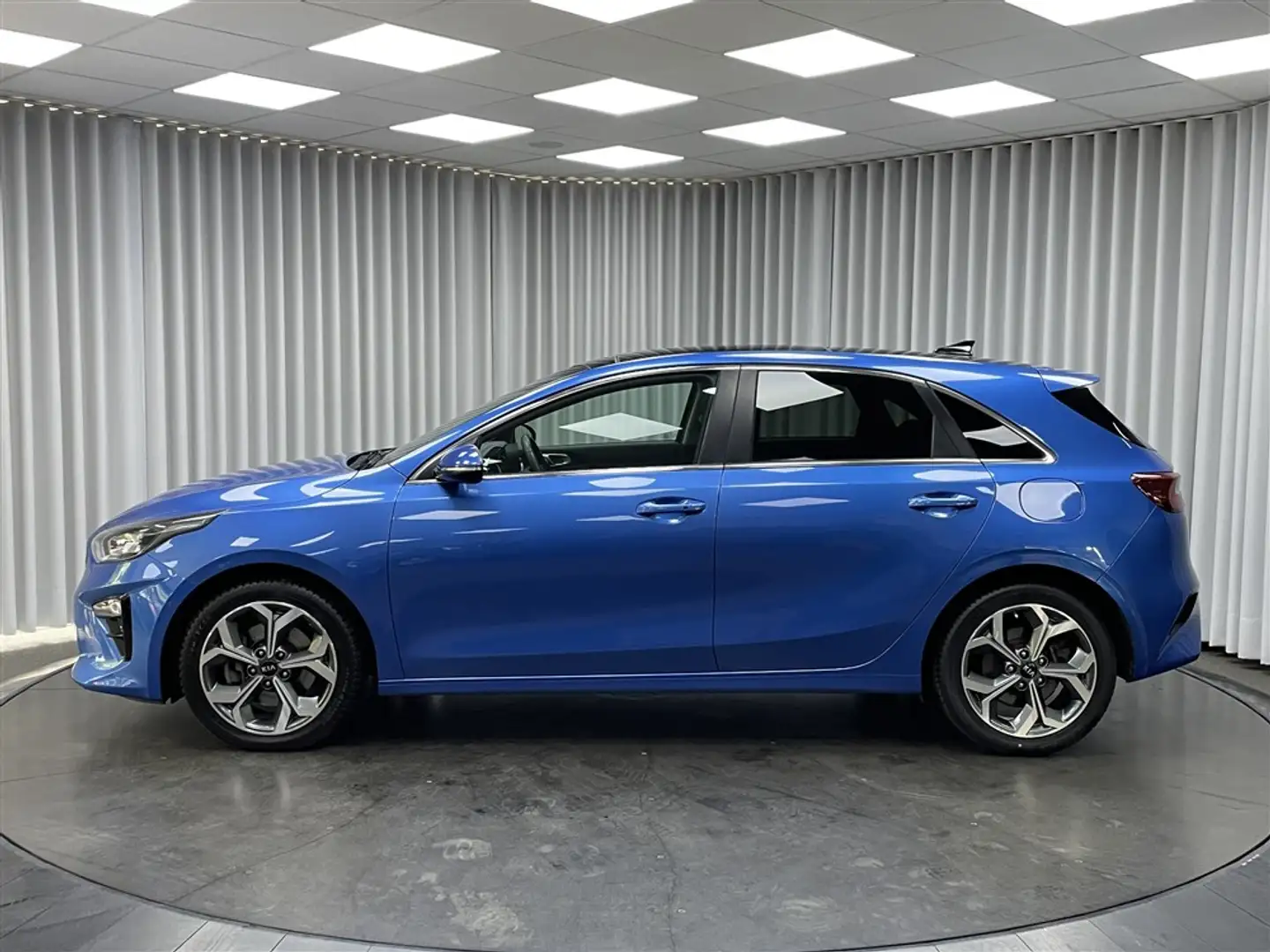 Kia Ceed / cee'd 1.4i / Aut. / Navi / Pano dak / ACC / LED / ... Bleu - 2