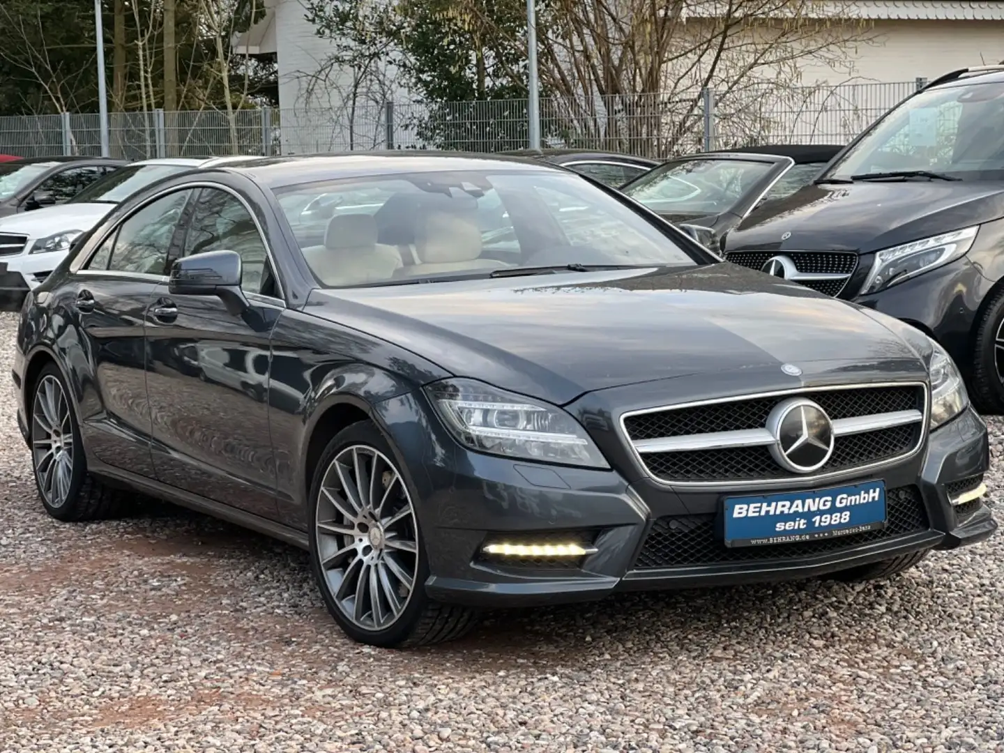 Mercedes-Benz CLS 500 CLS500 4MATIC V8 Bi-TURBO *AMG STYLING* Grau - 1