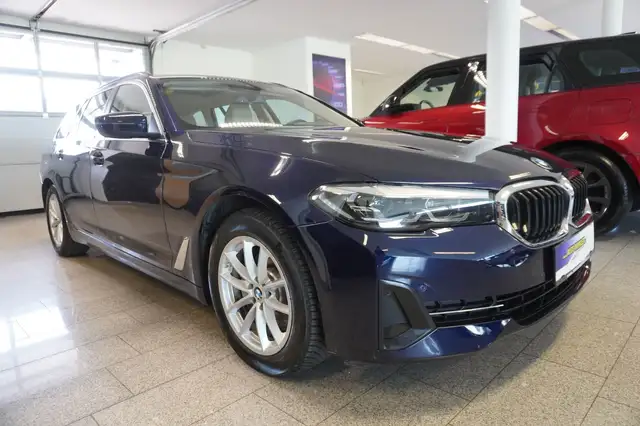 BMW 5 Series view 3