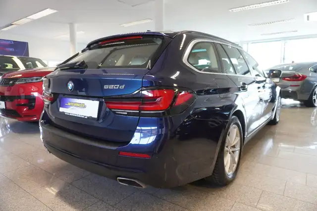 BMW 5 Series view 5