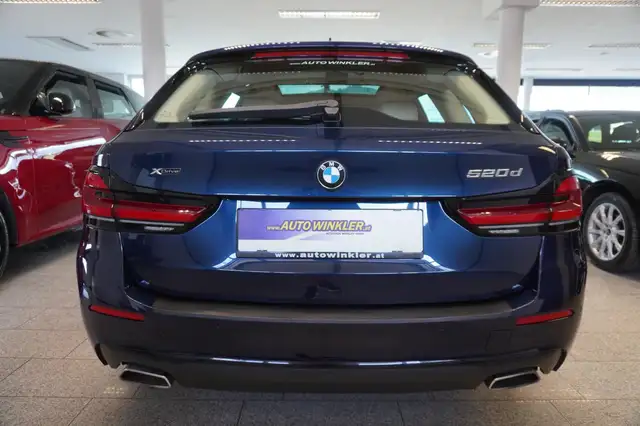 BMW 5 Series view 6
