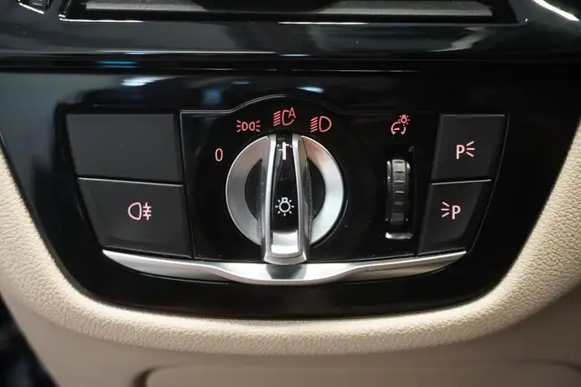 BMW 5 Series view 15
