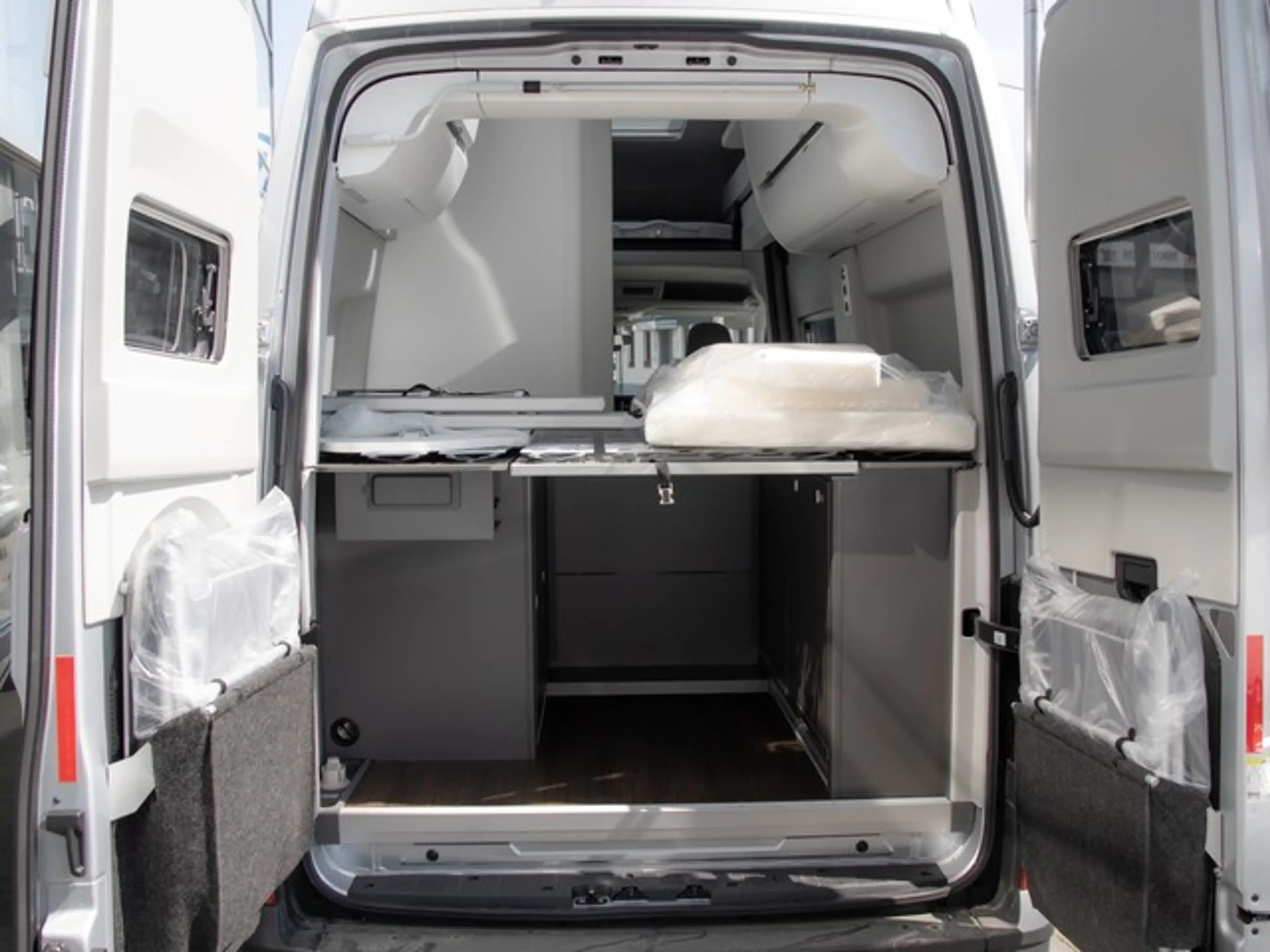 Volkswagen Grand California 600 LED-NAV-ACC-KAMERA-HOCHBETT-GJR — photo 7