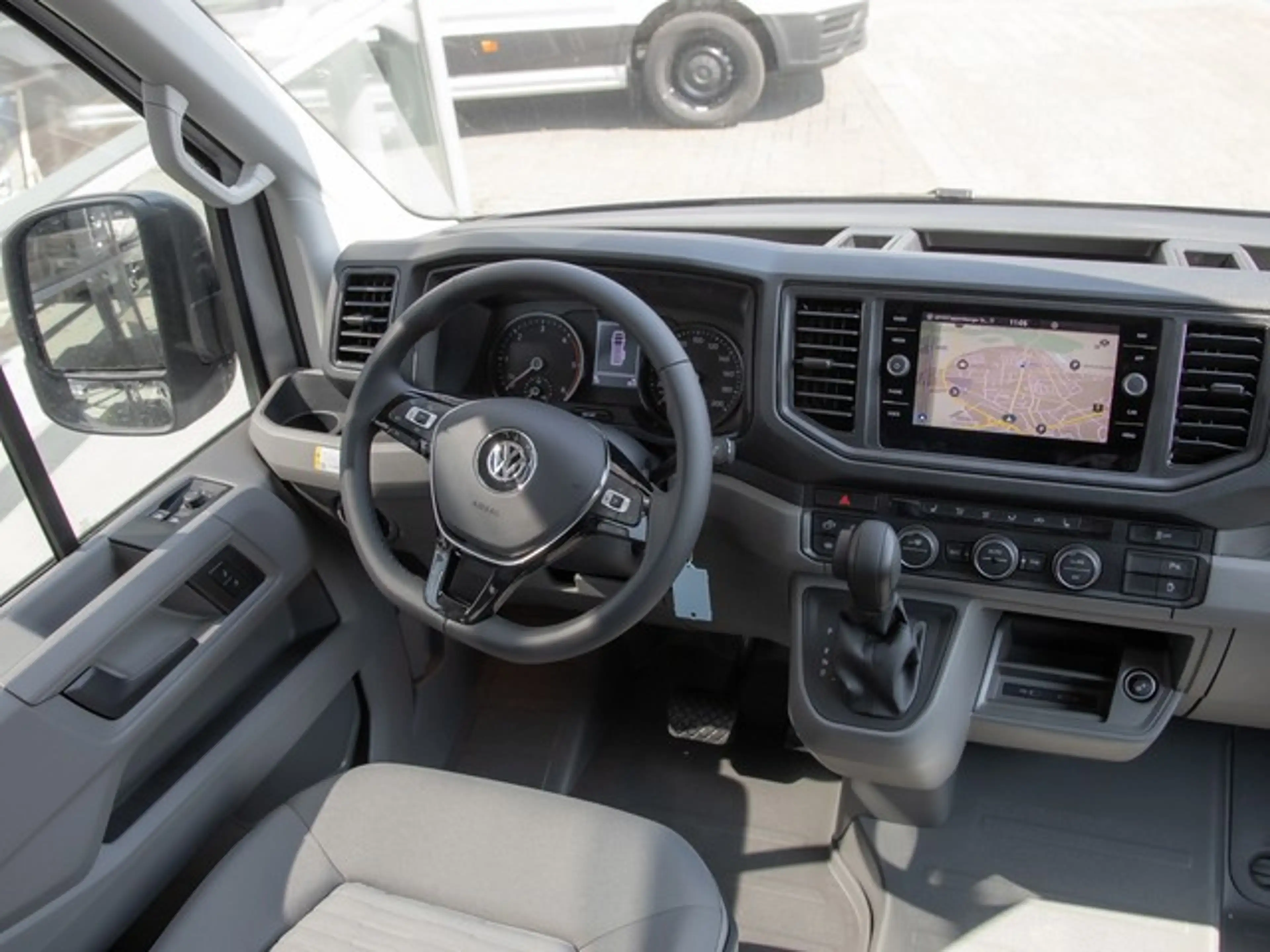 Volkswagen Grand California 600 LED-NAV-ACC-KAMERA-HOCHBETT-GJR — photo 4