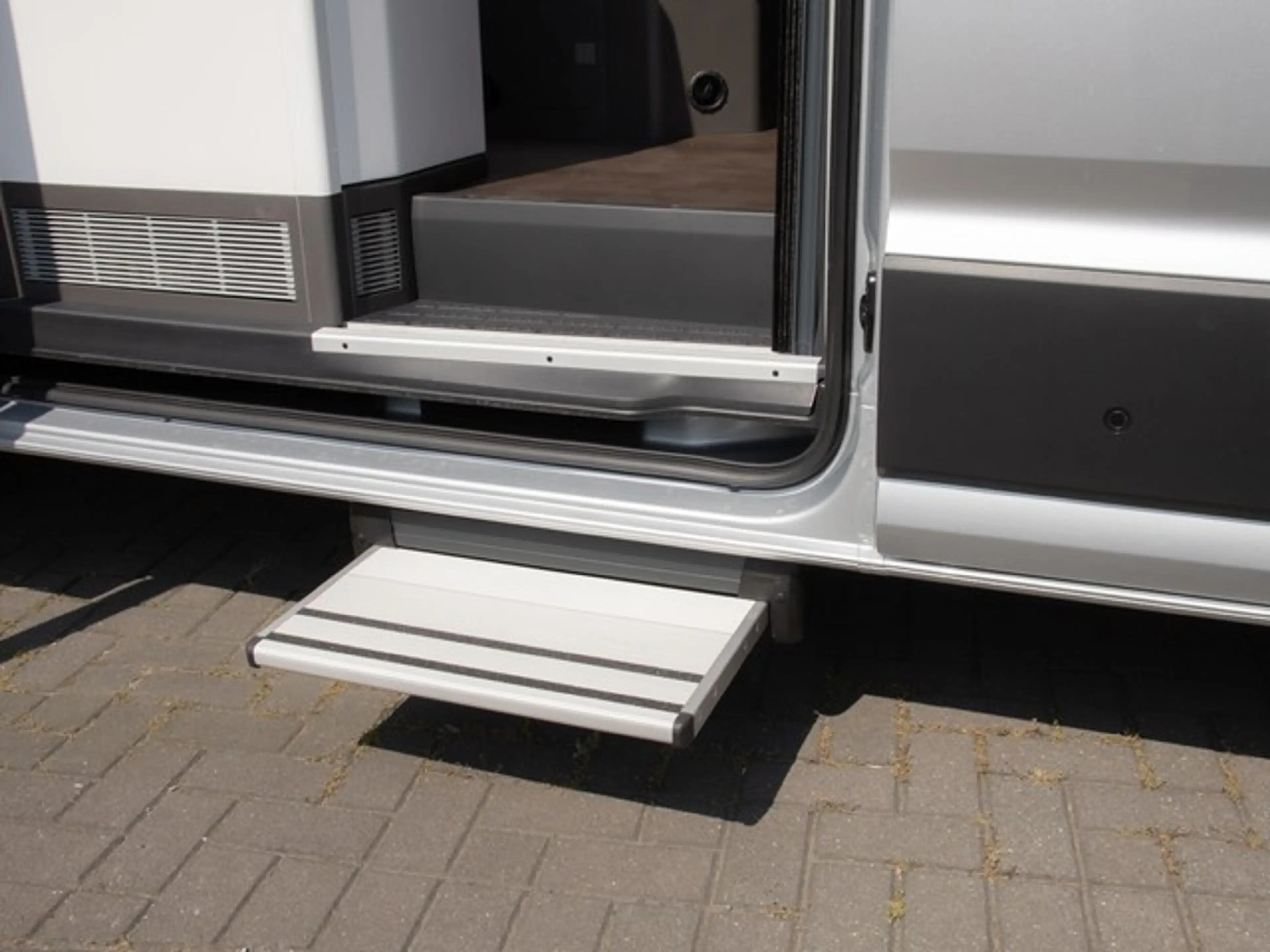 Volkswagen Grand California 600 LED-NAV-ACC-KAMERA-HOCHBETT-GJR — photo 14