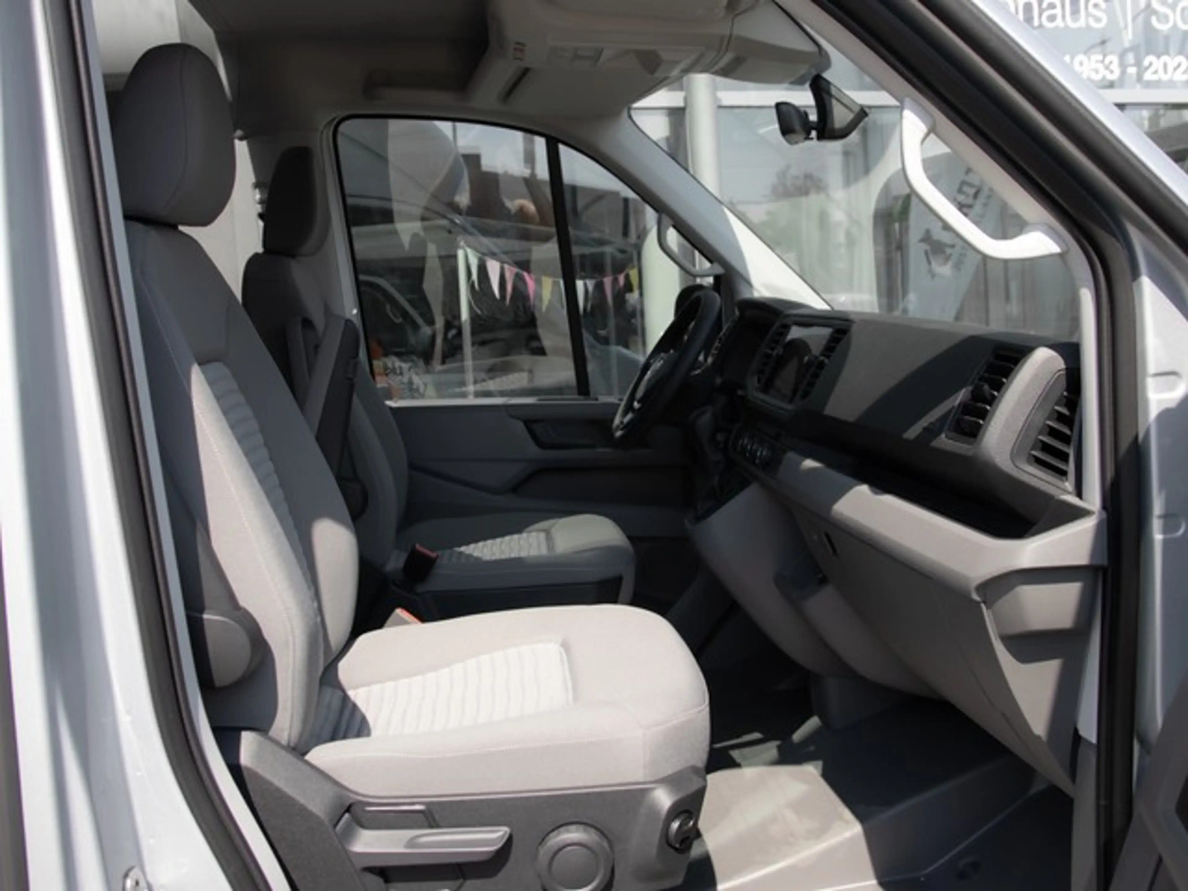 Volkswagen Grand California 600 LED-NAV-ACC-KAMERA-HOCHBETT-GJR — photo 3