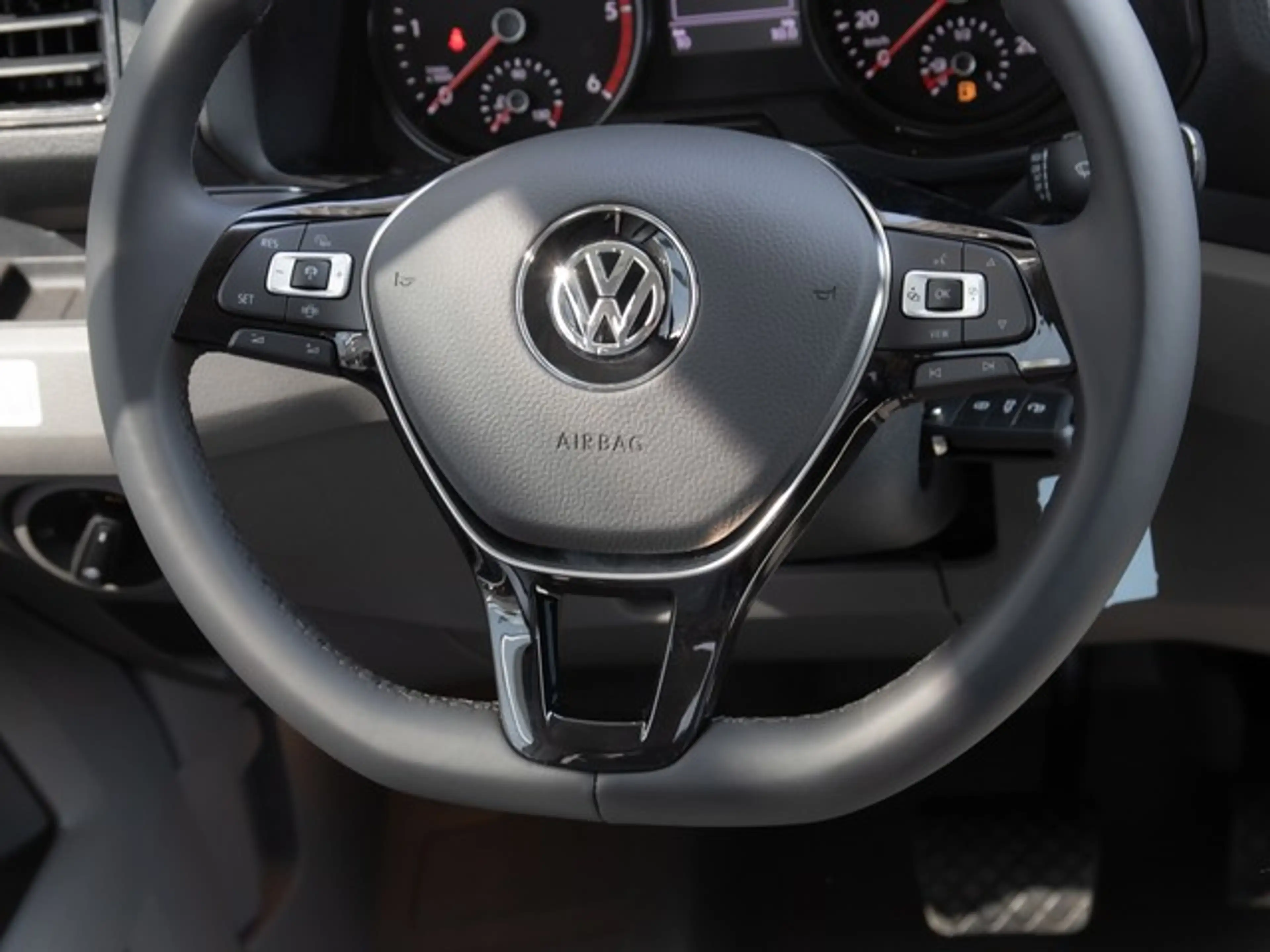 Volkswagen Grand California 600 LED-NAV-ACC-KAMERA-HOCHBETT-GJR — photo 12