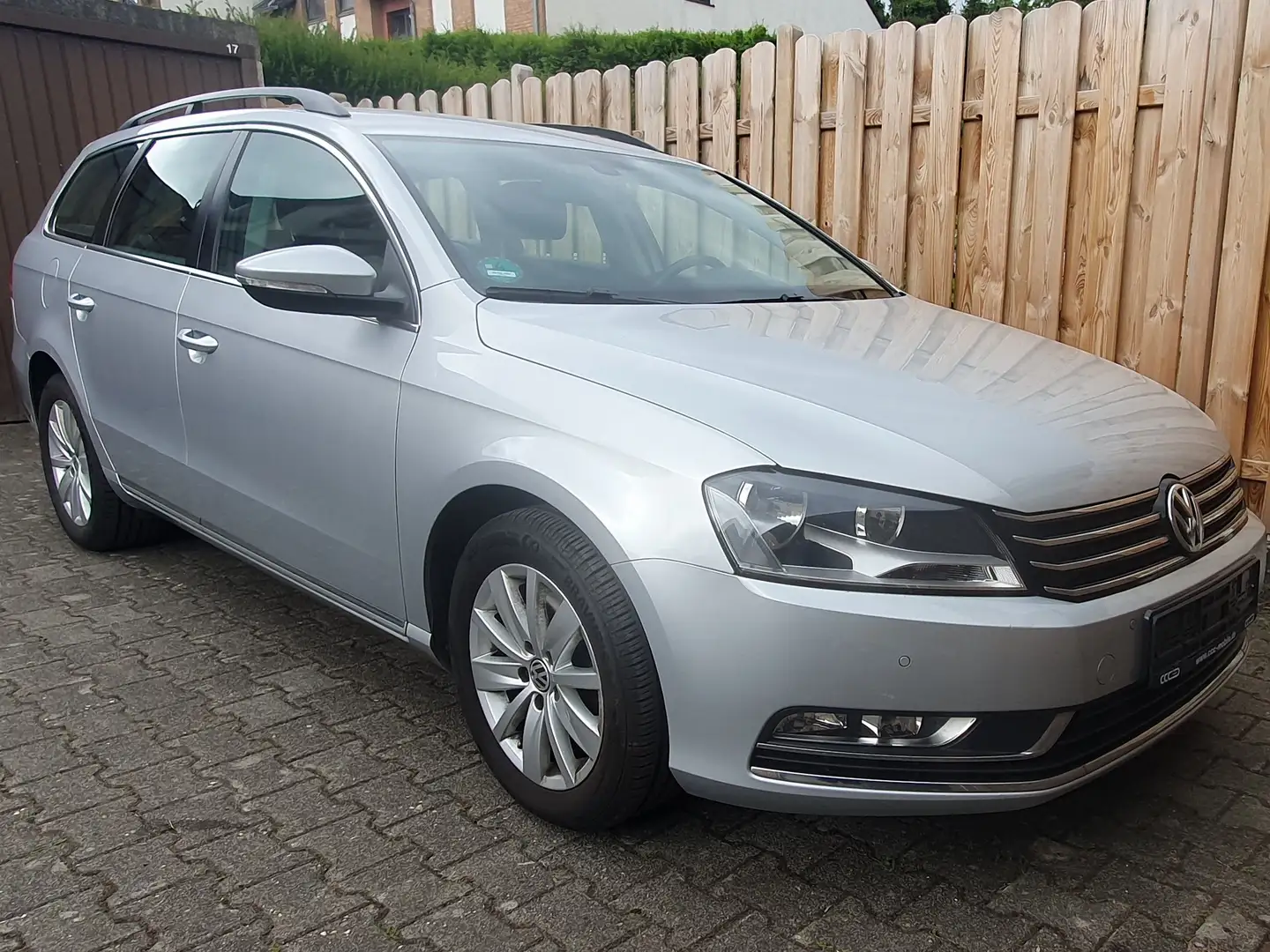 Volkswagen Passat Variant Passat Variant 1,6TDI1.Hand-Comfortline BlueMotion Argent - 2