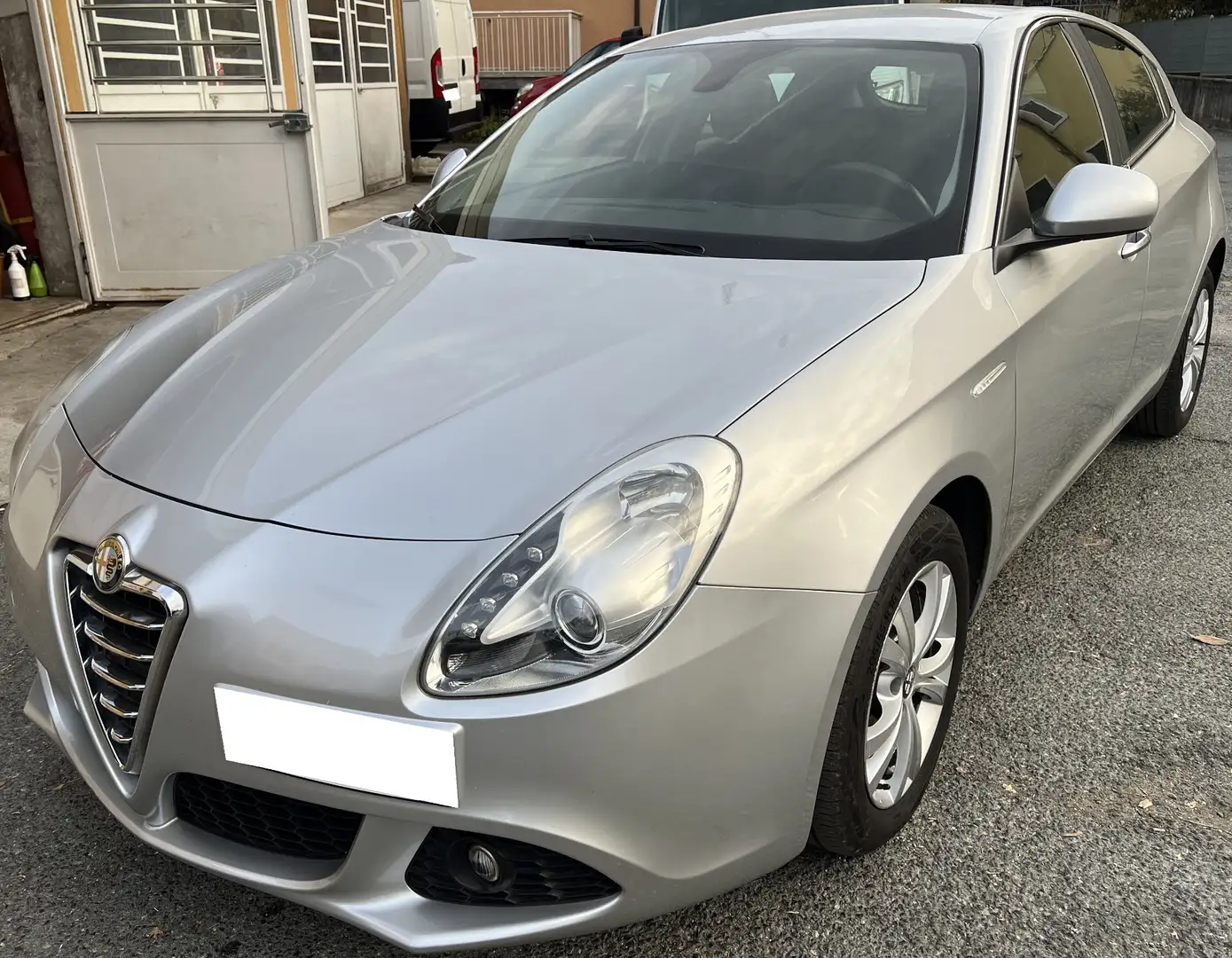 Alfa Romeo Giulietta Giulietta 1.6 105cv Distinctive Grijs - 1