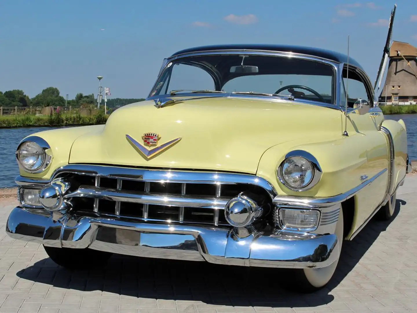Cadillac Deville Coupe 1953 Amarillo - 2