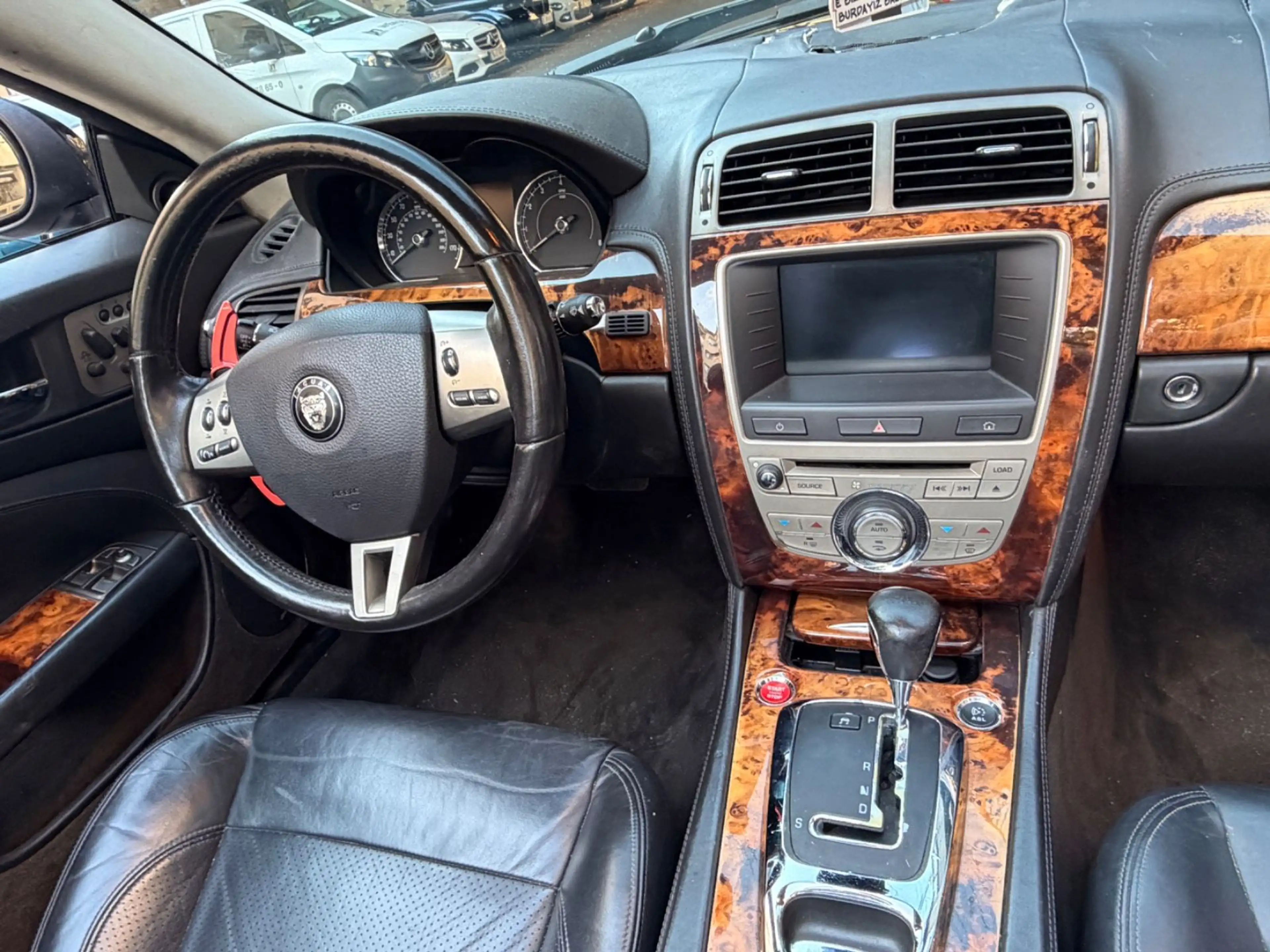 Jaguar XK 4.2L V8 Cabriolet — photo 2