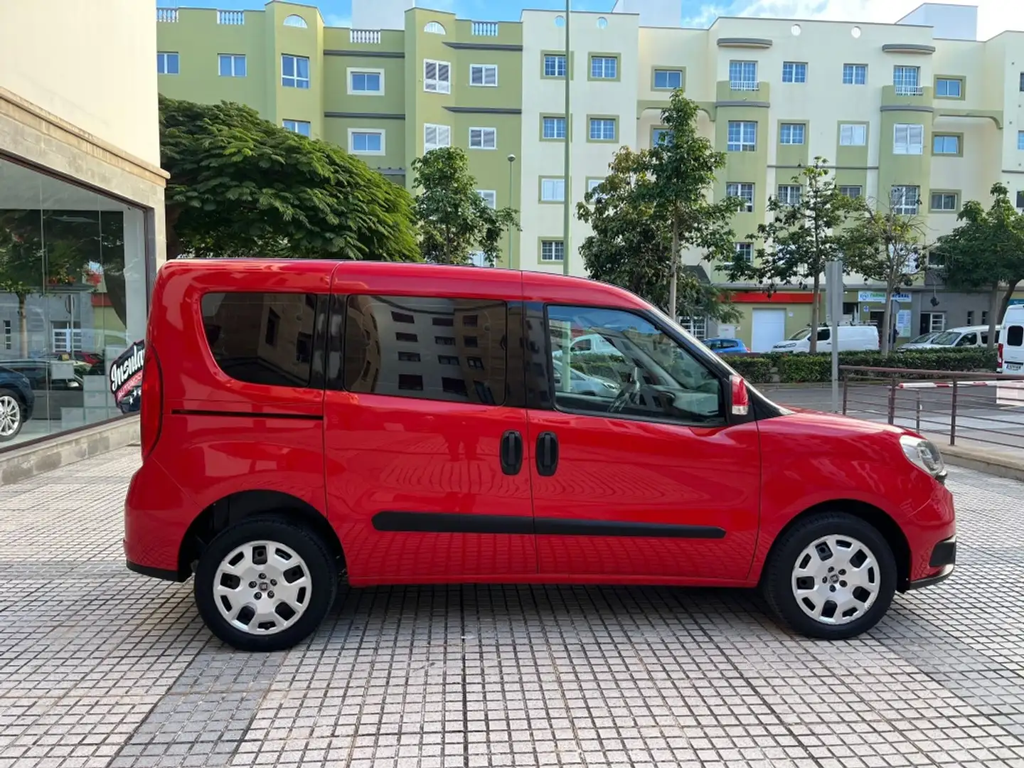 Fiat Qubo Fiorino 1.3Mjt Trekking 95 Rojo - 2