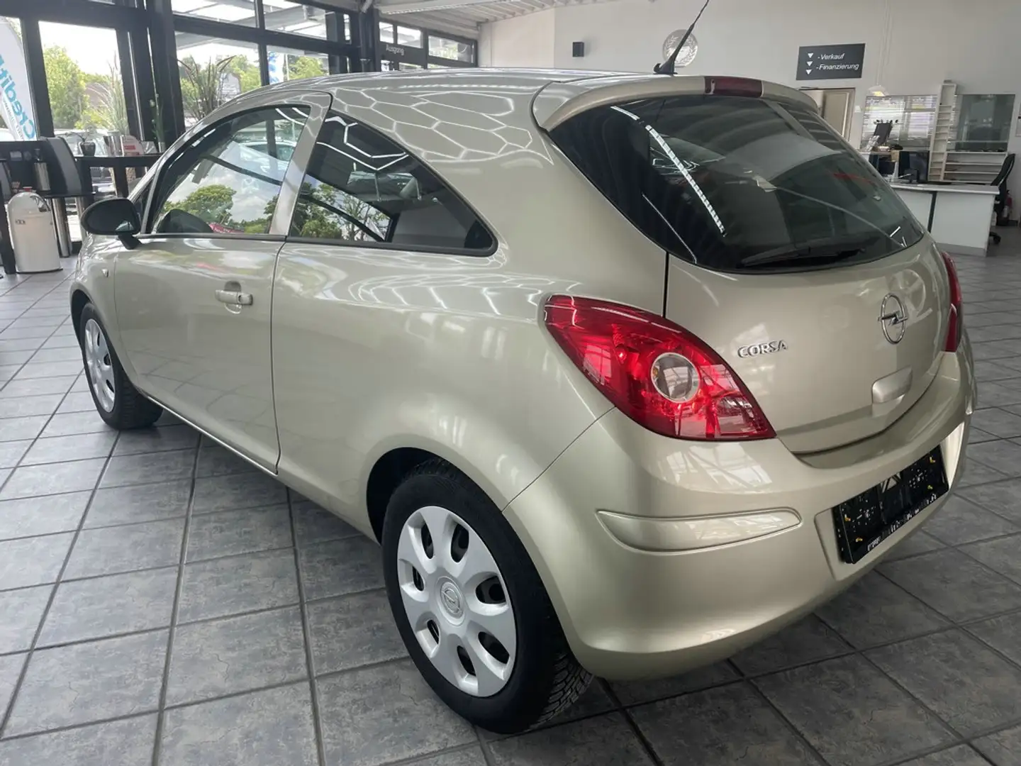 Opel Corsa 1.2 Edition Klima, Sitzh., Lenkrad beheiz. Gelb - 2