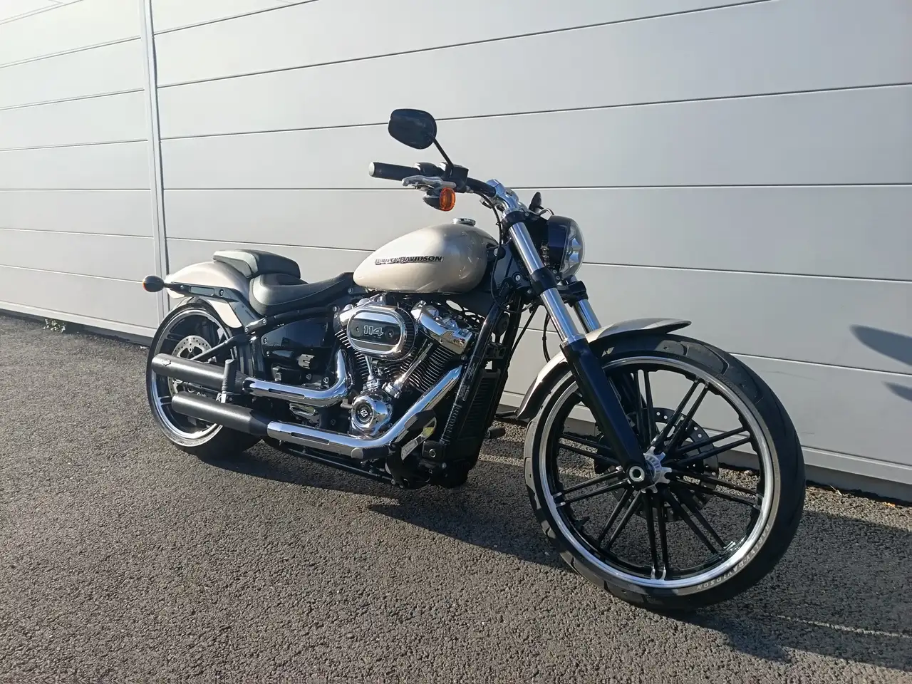 Harley-Davidson Breakout
