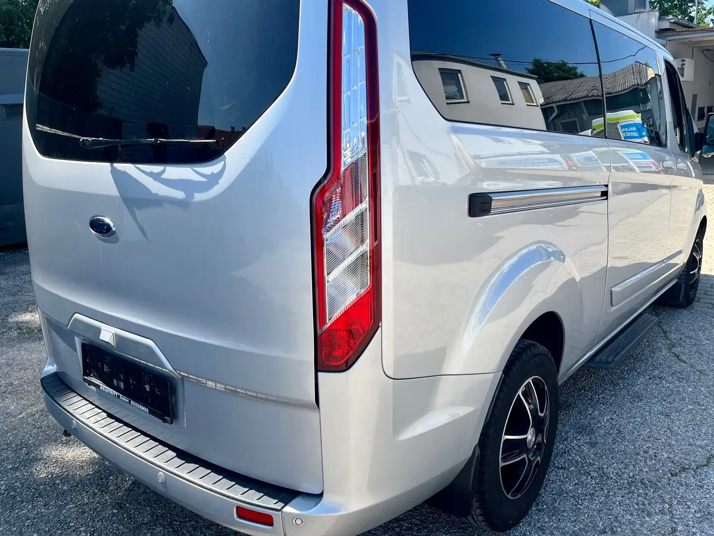 Ford Tourneo Custom Tourneo Custom L2H1 Titanium 2,0 TDCi Titanium - 1