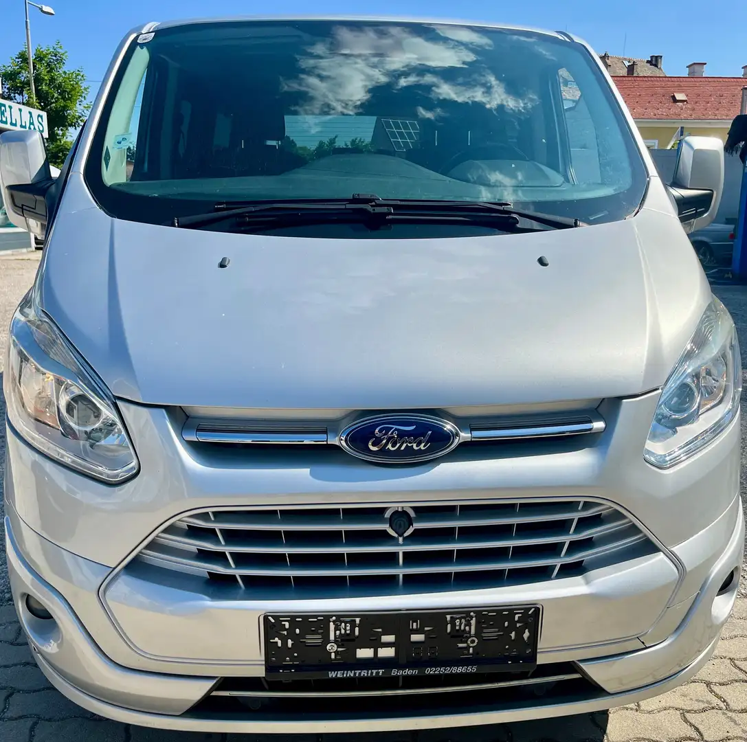 Ford Tourneo Custom Tourneo Custom L2H1 Titanium 2,0 TDCi Titanium - 2