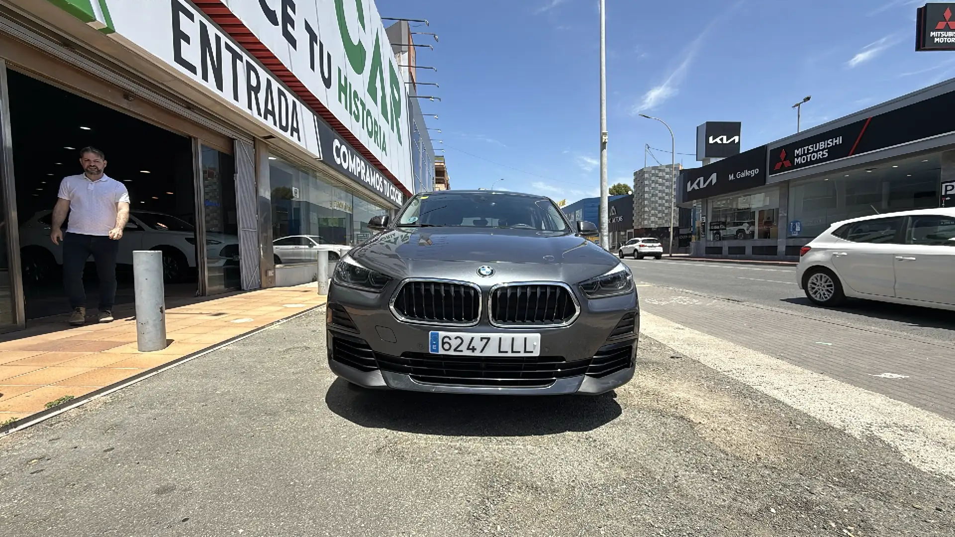 BMW X2 sDrive 18dA Gris - 2