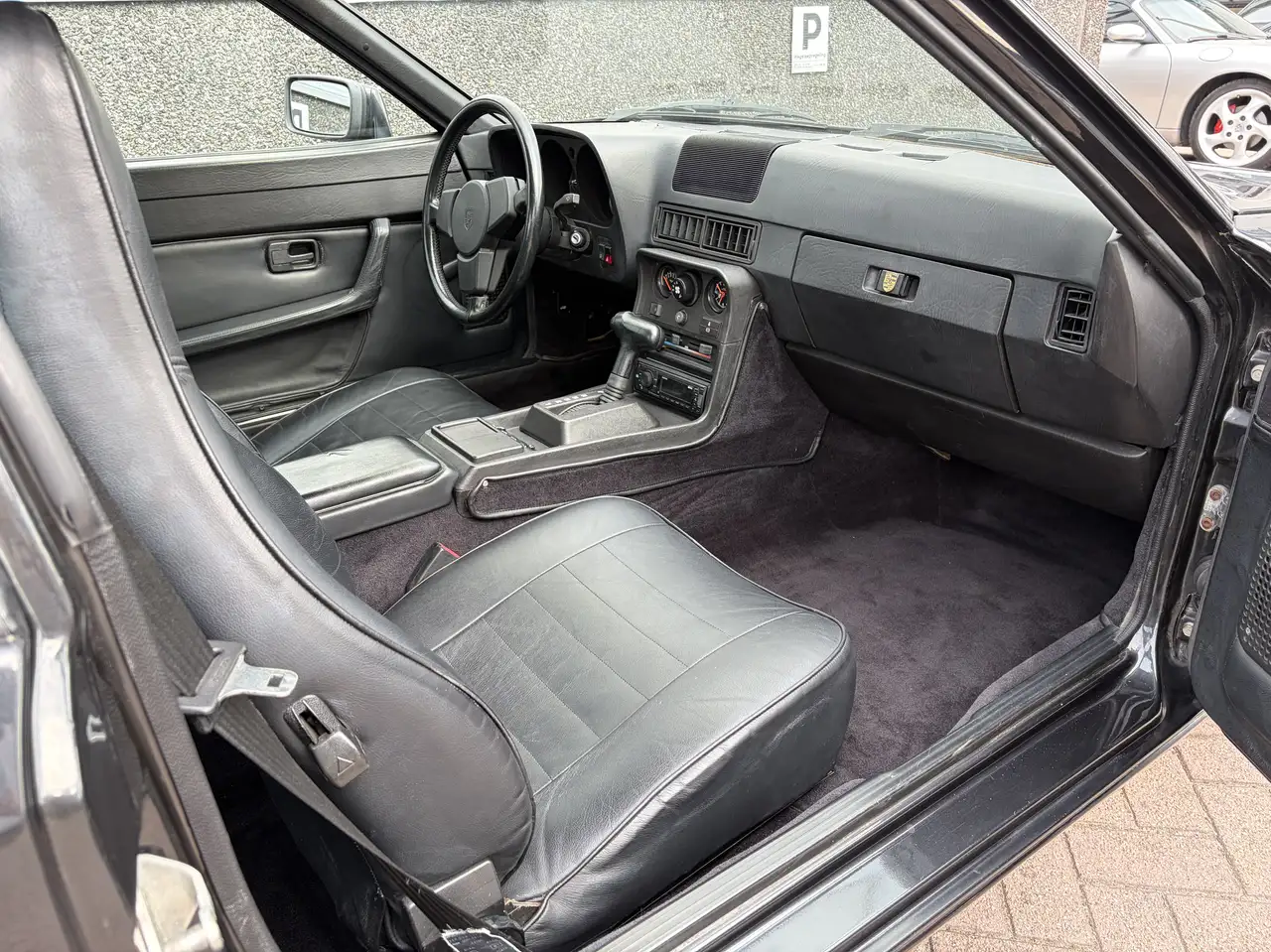 Porsche 924 S Automaat, foto 11