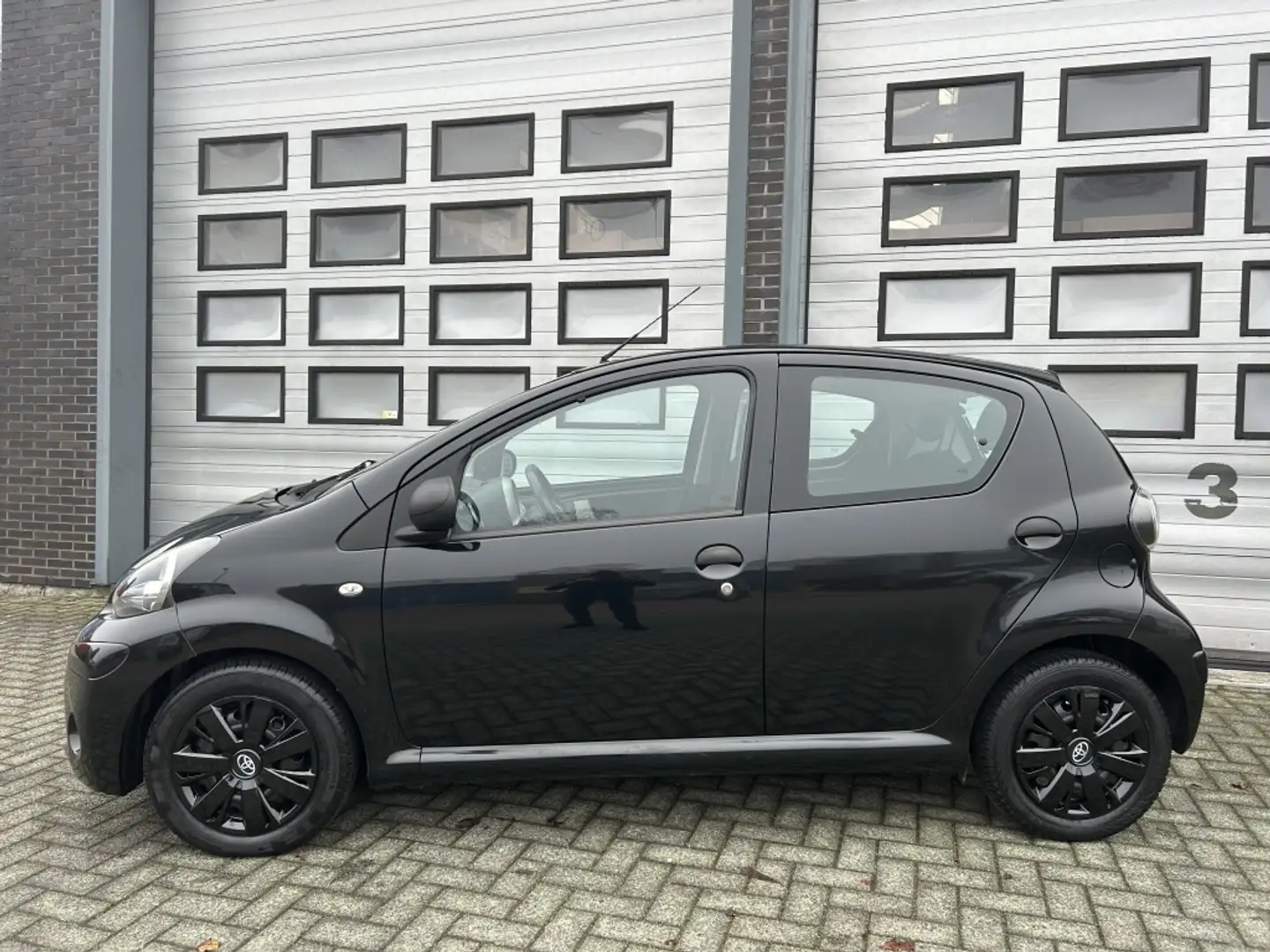 Toyota Aygo 1.0 VVT-i 5DRS Black Edition Airco TOPSTAAT! Zwart - 2