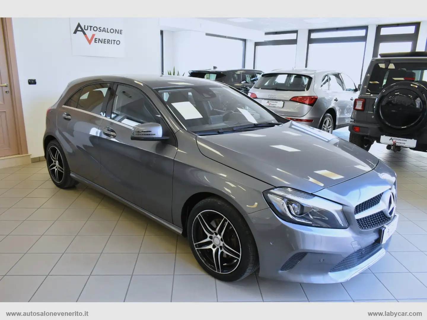 Mercedes-Benz A 180 A 200 d Automatic Premium Gris - 2