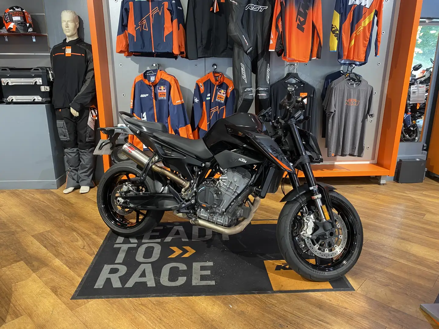 KTM 890 Duke Noir - 1