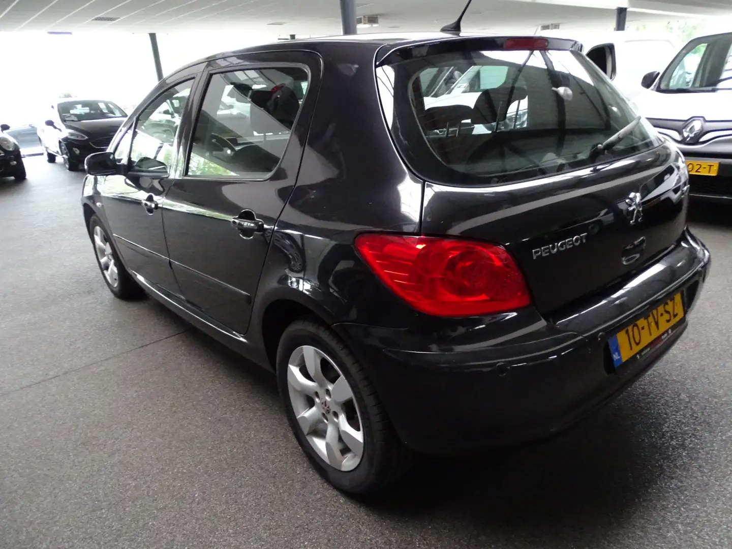 Peugeot 307 1.6-16V Premium Zwart - 2