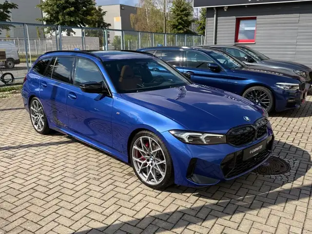 BMW 330 d Touring M Sport M-Sitze H&K Pano 360° StHzg