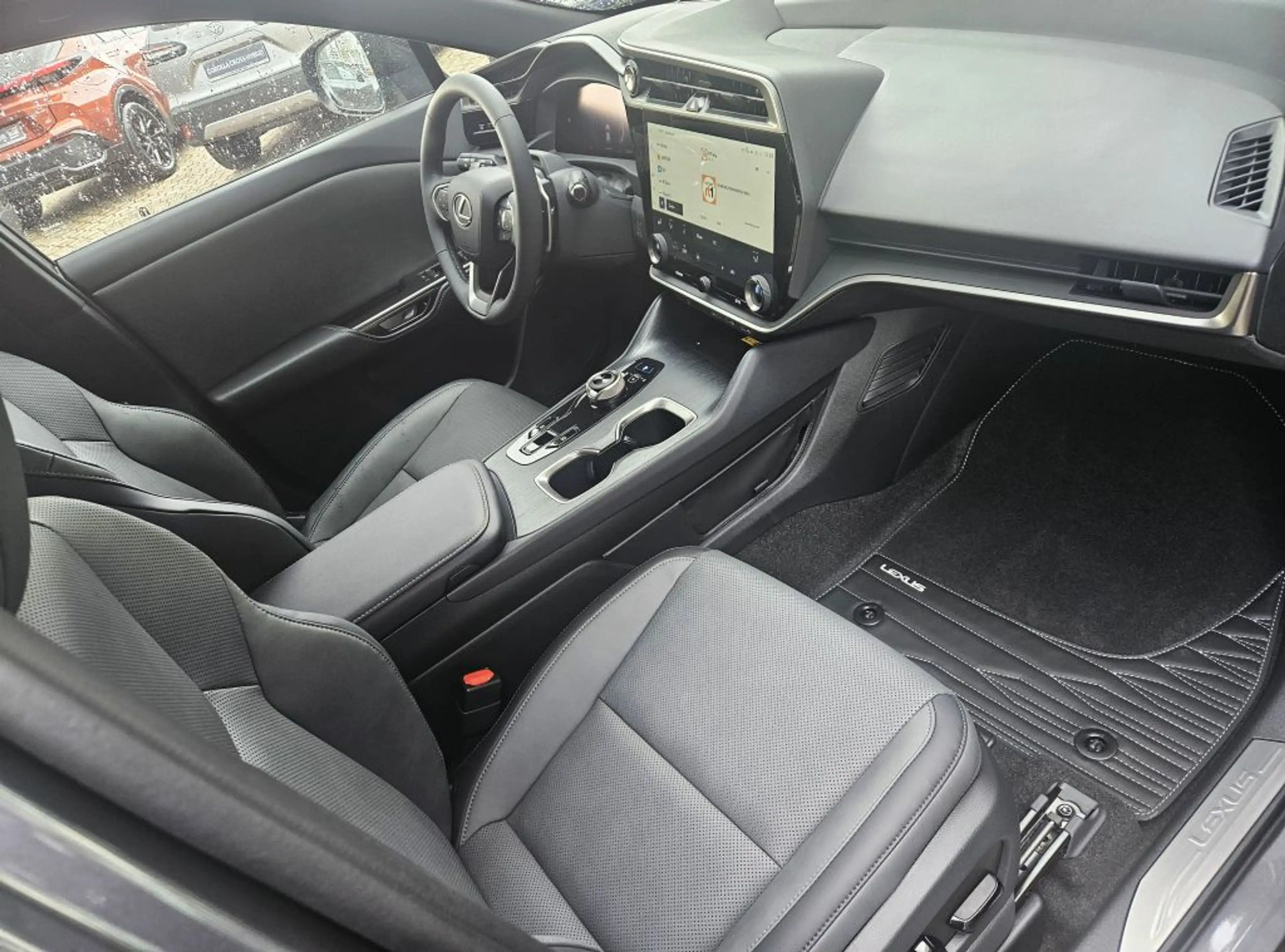 Lexus RZ 500e Executive — photo 8