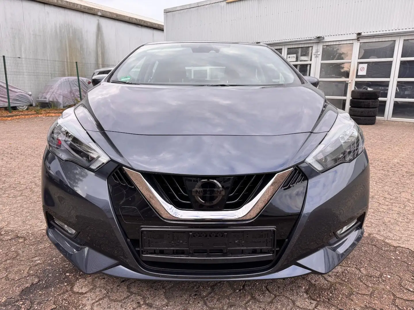 Nissan Micra 1.0 N-Way Grau - 2
