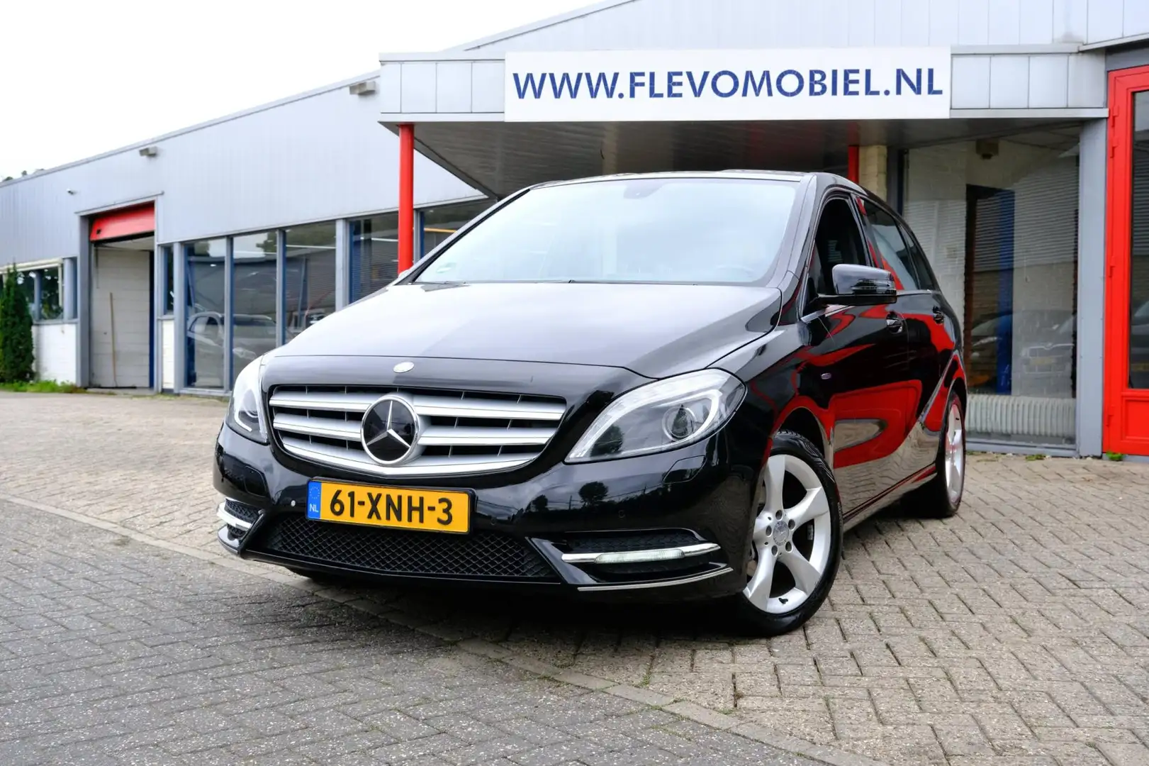 Mercedes-Benz B 180 Ambition Xenon|Navi|LMV|PDC Zwart - 1