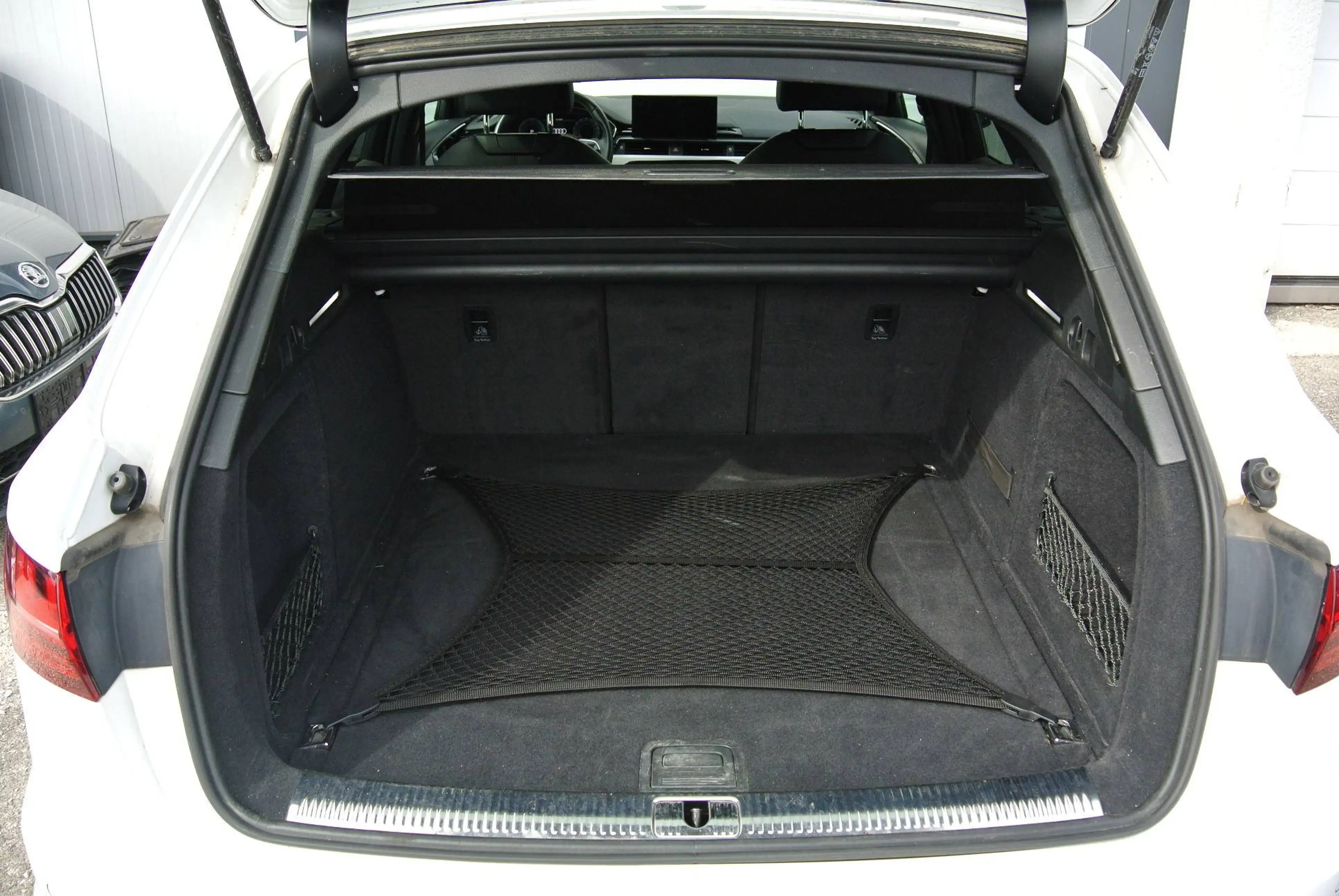 Audi A4 Avant 35 TDI S-tronci ** S-Line ** LED * RFK * virtual Cockpit — photo 13