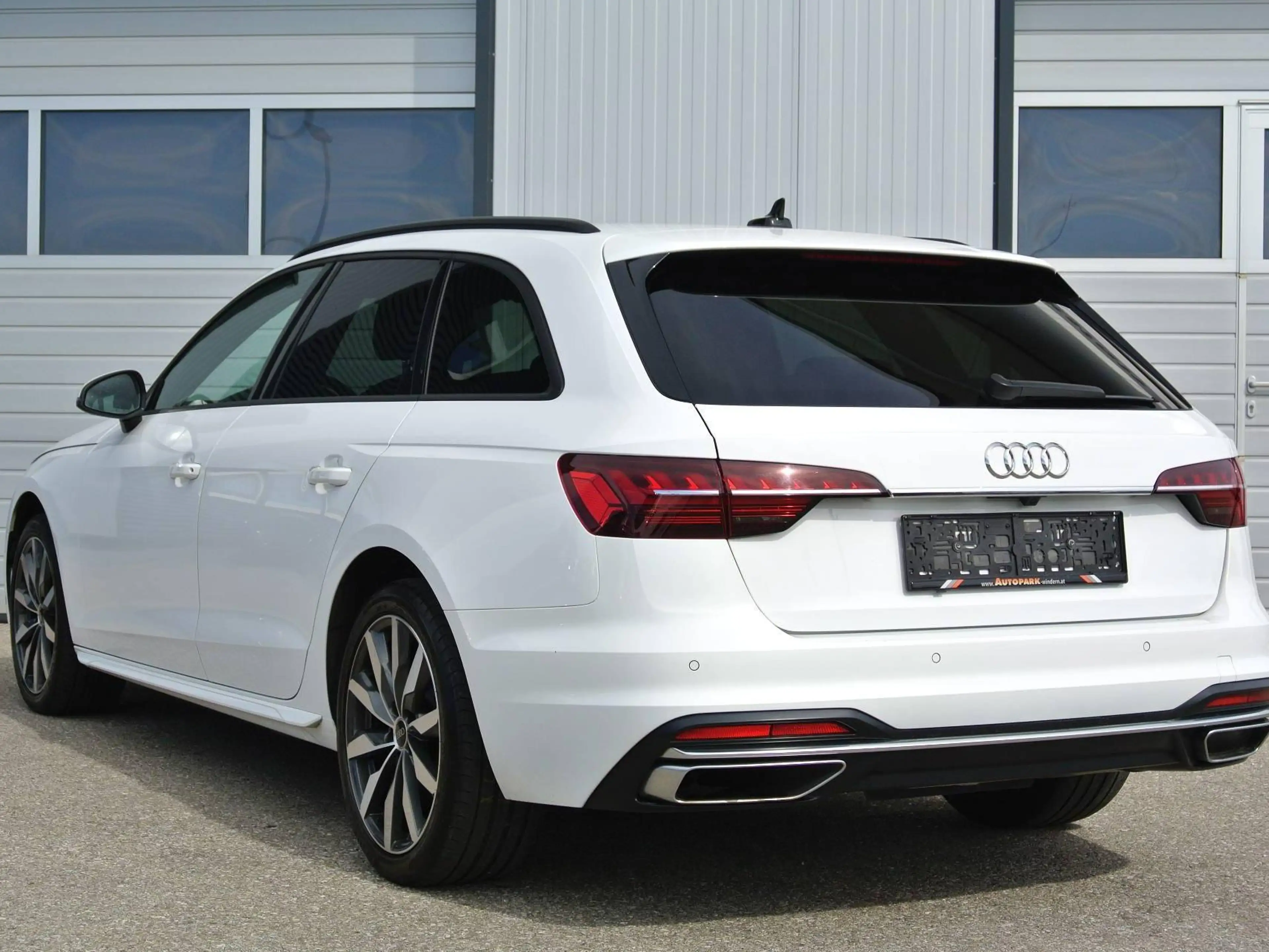 Audi A4 Avant 35 TDI S-tronci ** S-Line ** LED * RFK * virtual Cockpit — photo 2