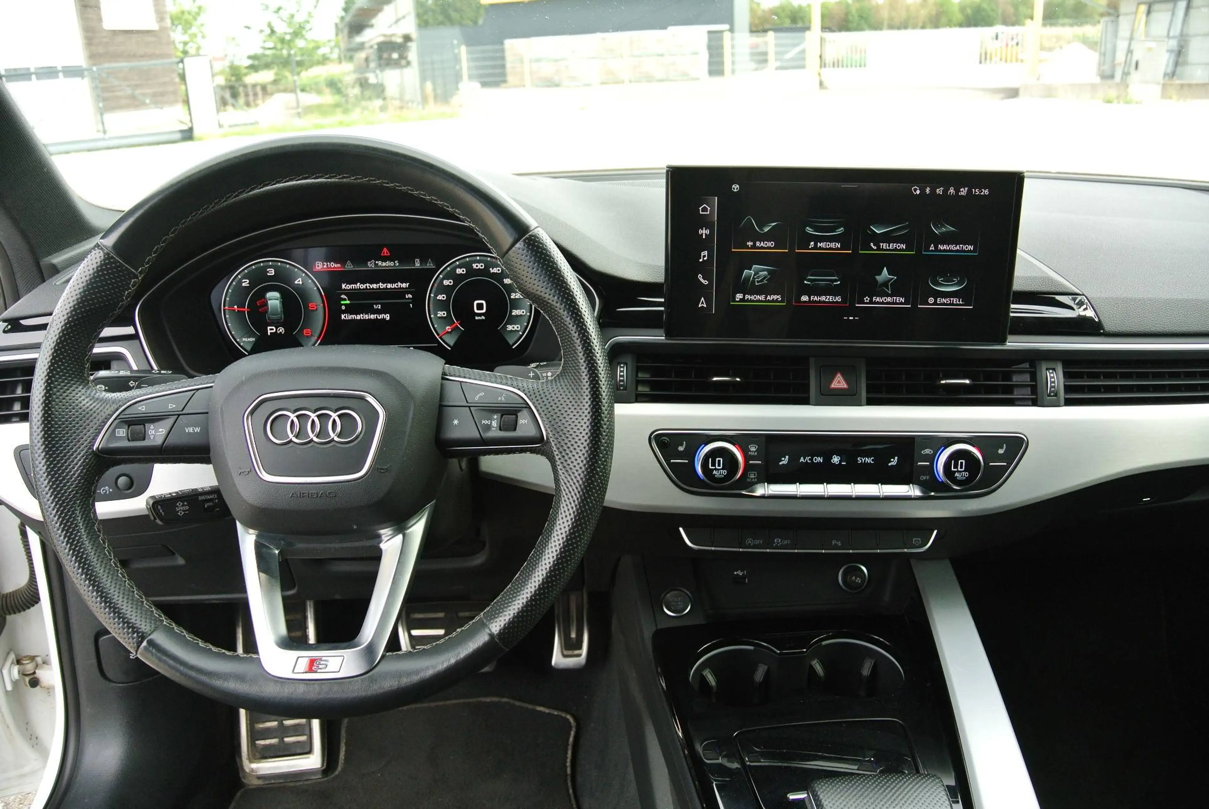 Audi A4 Avant 35 TDI S-tronci ** S-Line ** LED * RFK * virtual Cockpit — photo 12