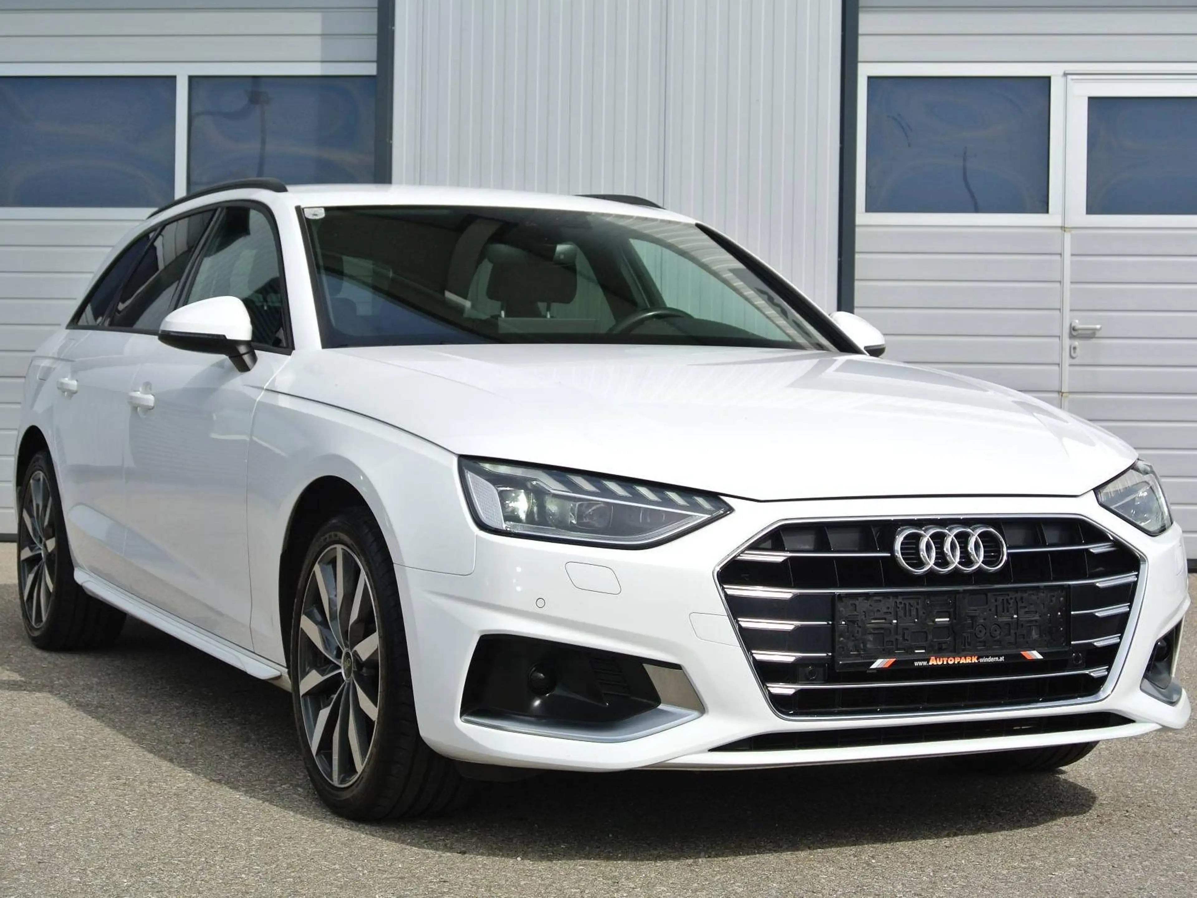 Audi A4 Avant 35 TDI S-tronci ** S-Line ** LED * RFK * virtual Cockpit